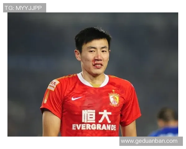 中国足球明星与观众激烈对骂引发热议球迷情绪为何如此高涨 中国足球明星与观众激烈对骂引发热议球迷情绪为何如此高涨